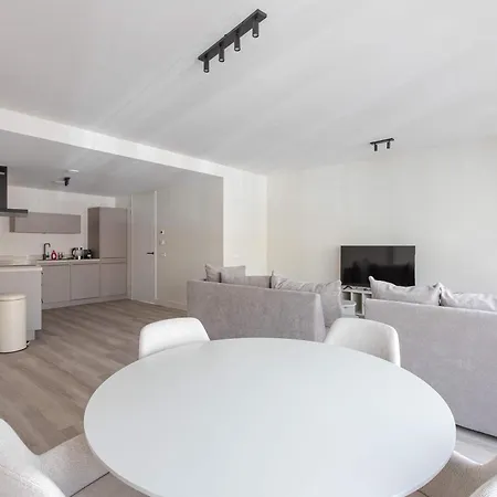 Modern 1br In Centre