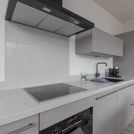 Modern 1br In Centre
